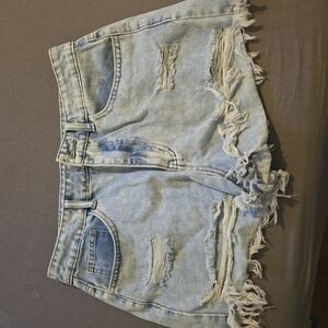 Jean shorts with holes